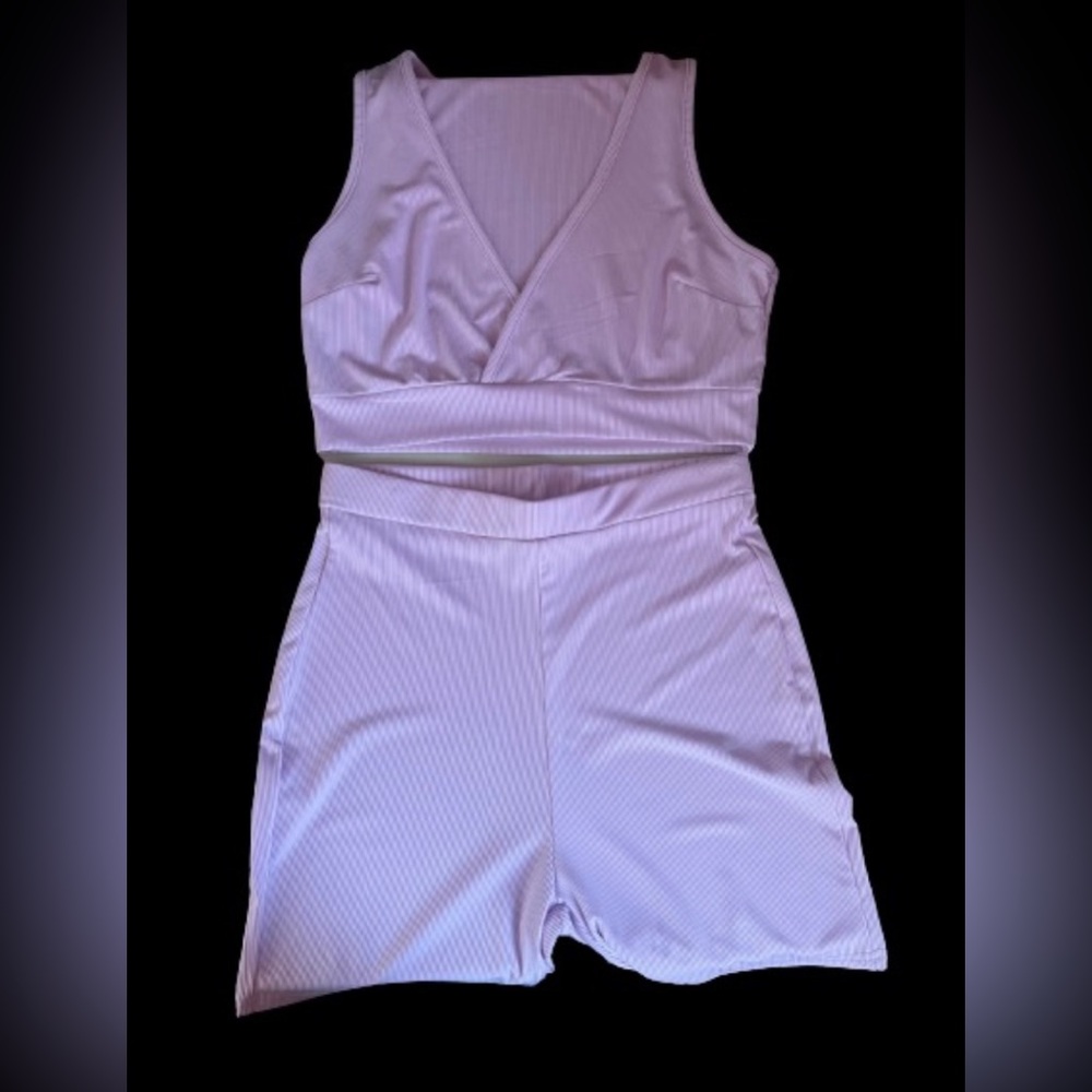 Short Set - Picture 2 of 2